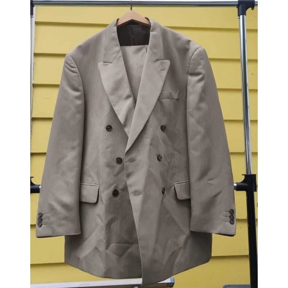 Double Breasted tan Men's suit 44L by Giorgio Sant Angelo polyester